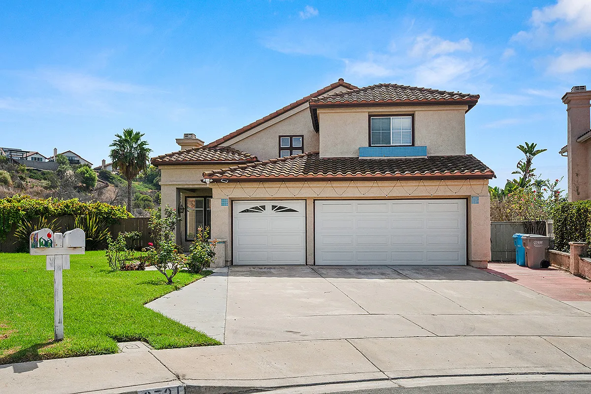 4 bed, 2420 sqft, $5,950 — Photo 1