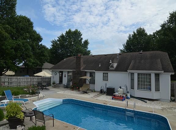 2nd image of 833 Valley Woods Dr