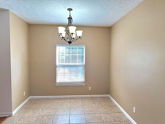 5th image of 807 E 24th St