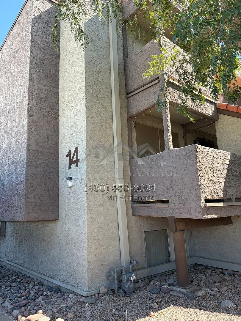 2 bed, 1.5 bath, 960 sqft, $1,200 — Photo 3