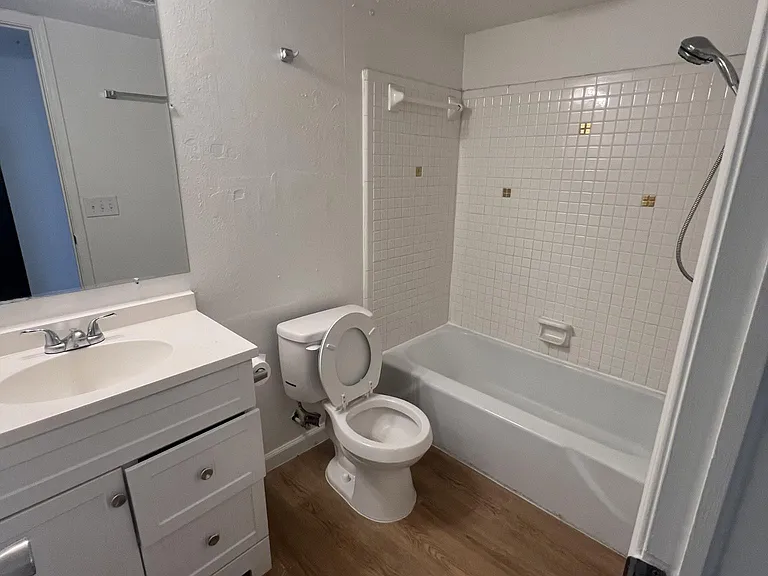 Northwood Apartments — Photo 31