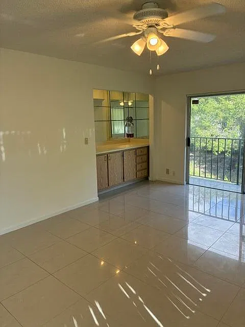 2 bed, 2.0 bath, 1141 sqft, $2,300 — Photo 3