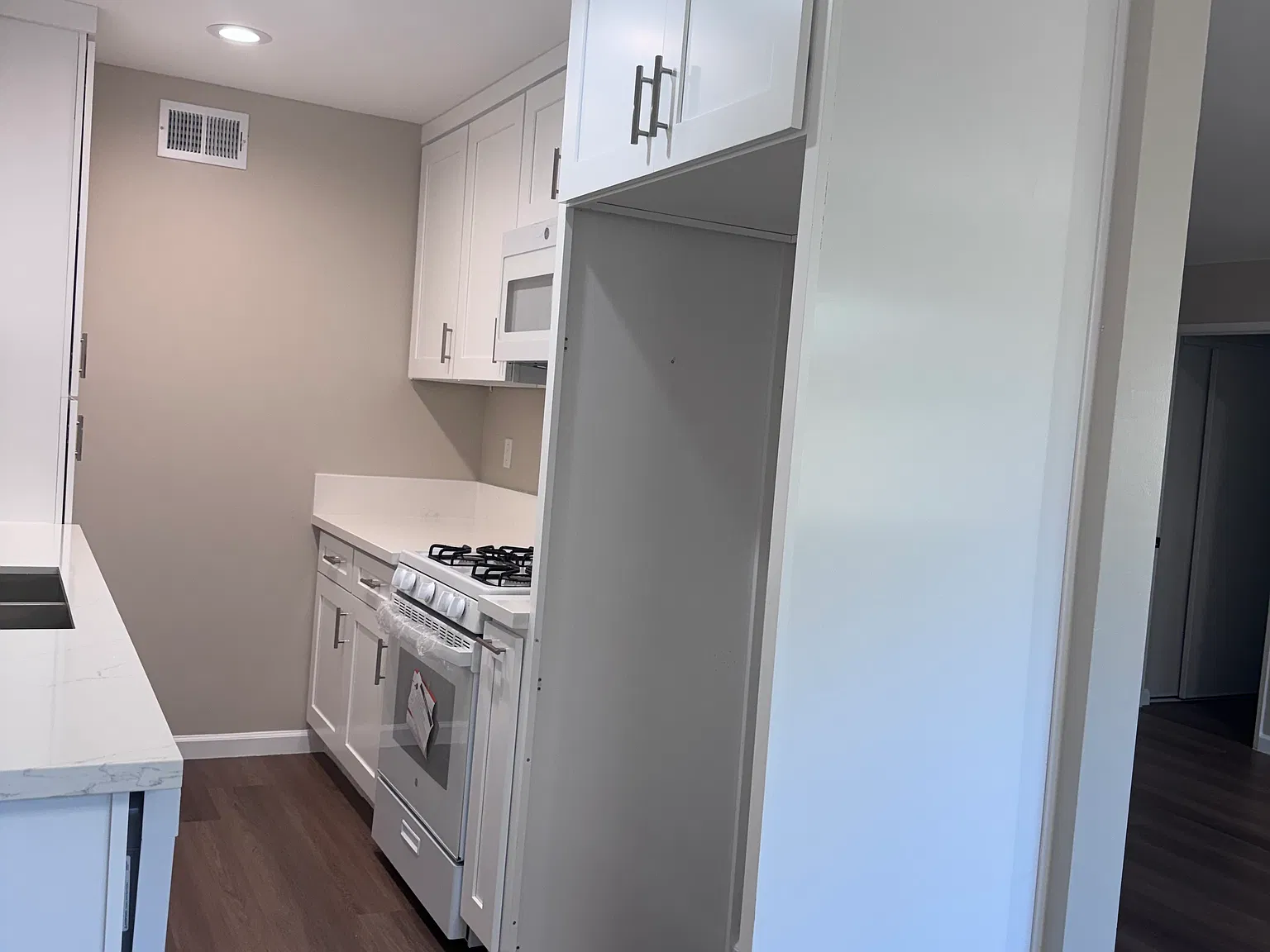 2 bed, 1100 sqft, $2,850 — Photo 3