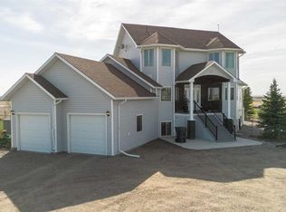 406 E Meadow Lark Dr, Lethbridge County, AB T1J 5R8