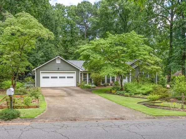 4455 Dunmovin Dr NW, Kennesaw, GA 30144