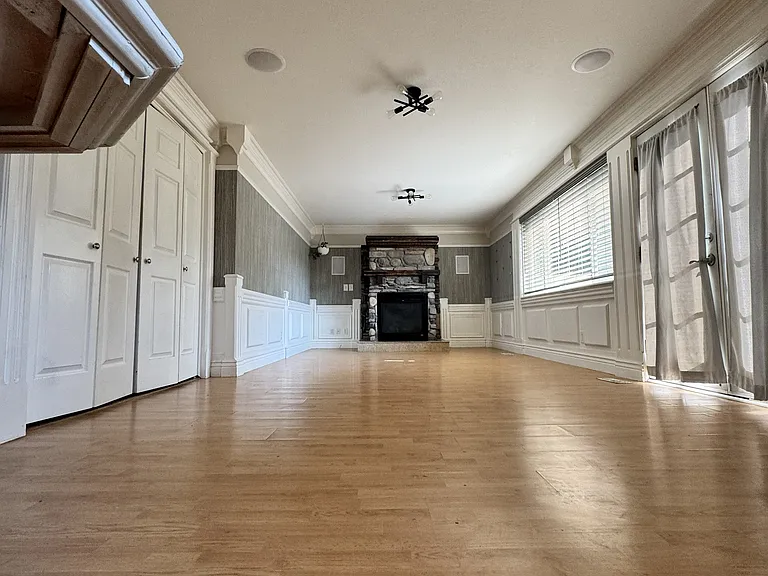 9239 W Zuni Dr — Photo 2