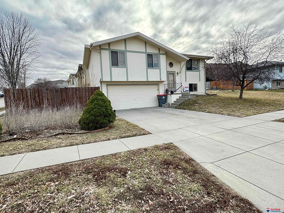 1st image of 1937 W Apricot Ln