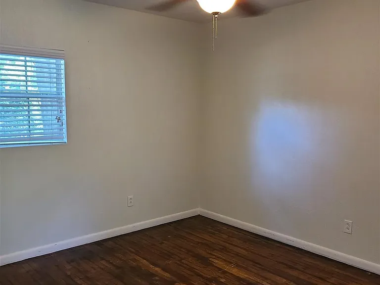 6666 Allyn Way — Photo 8