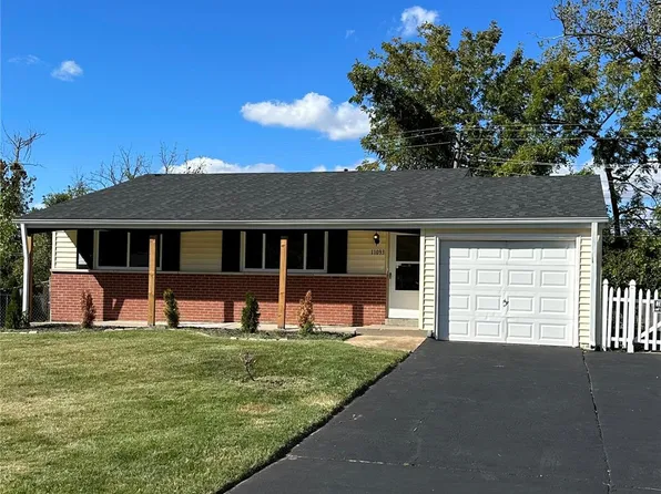 11093 Saturn Dr, Maryland Heights, MO 63043