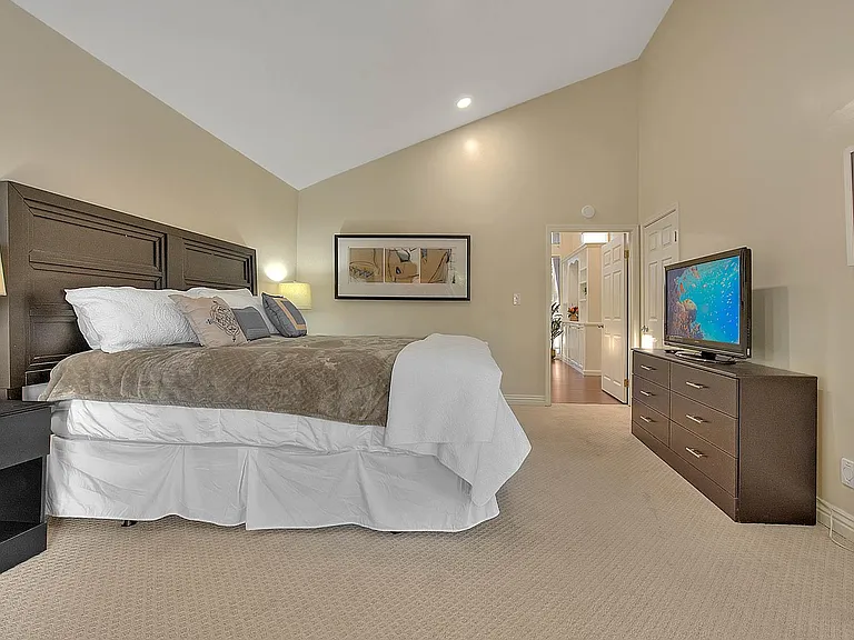 3800 Weatherly Cir — Photo 36