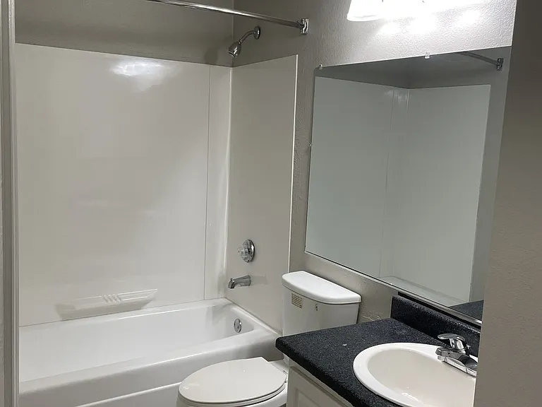 Redmond Park Apts — Photo 7
