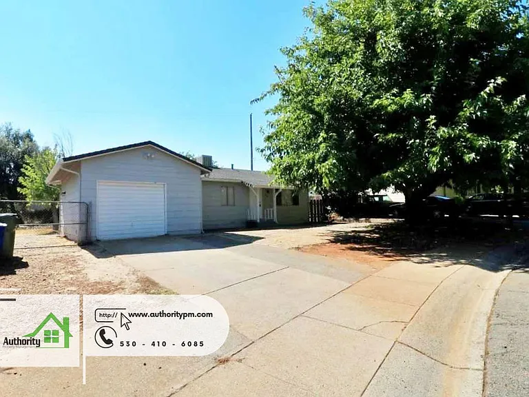 3994 Mercury Dr — Photo 2