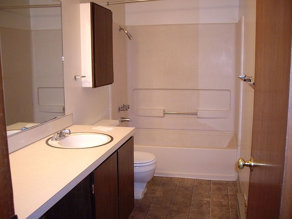 1st image of 200 Molalla Ave #176