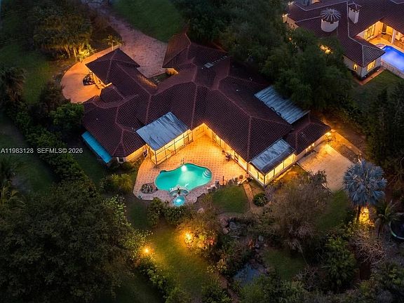 4th image of 9675 NW 39th Ct