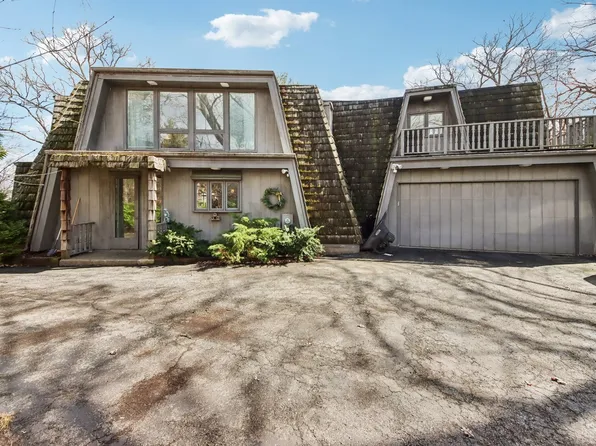 26155 W Laurel Ave, Wauconda, IL 60084