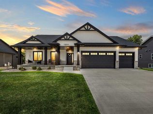 1601 Green Oak Pass, Tiffin, IA 52340