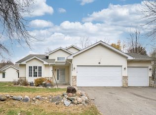 30646 Navajo St NW, Cambridge, MN 55008