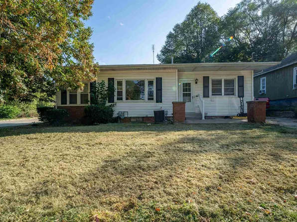 334 W Birch St, Canton, IL 61520