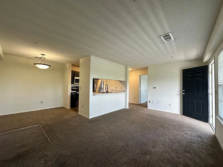 Hamilton at Turman Farms Apartments — Photo 23