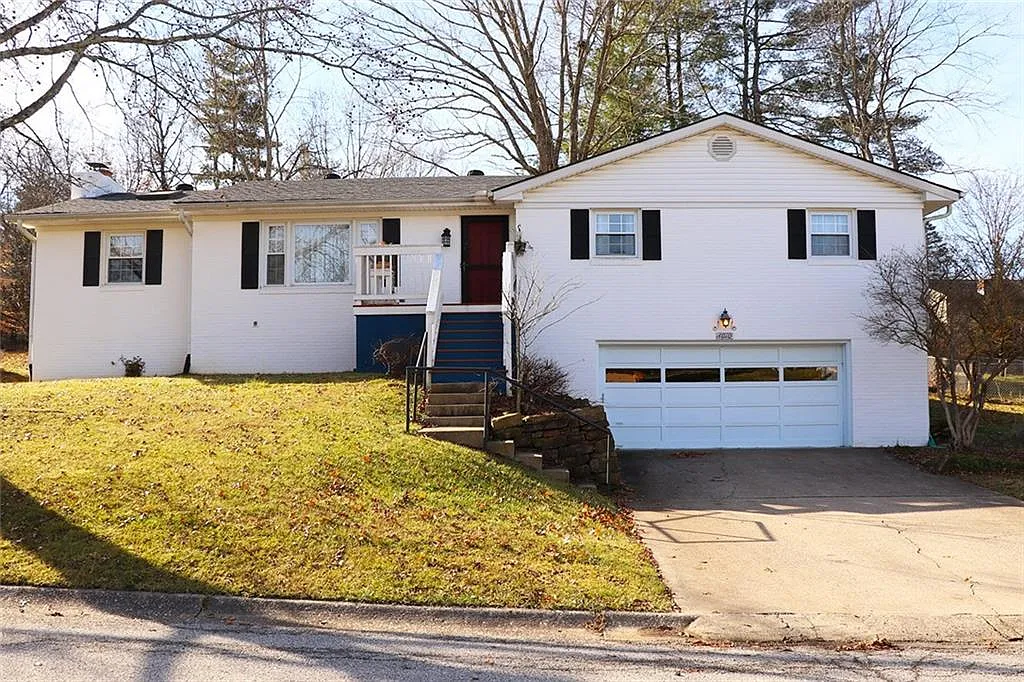4010 E Providence Ct photo 1