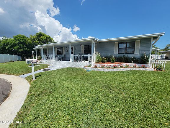3rd image of 734 Sheldon Cir