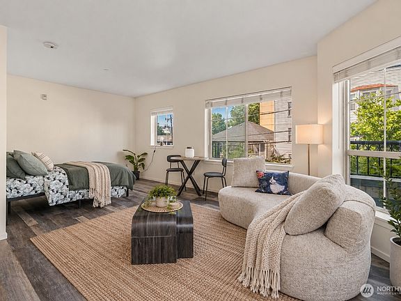 5th image of 1125 E Olive #202