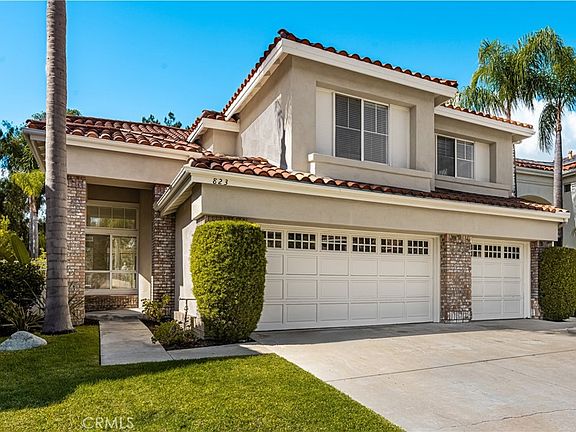 3rd image of 823 S Parkglen Pl
