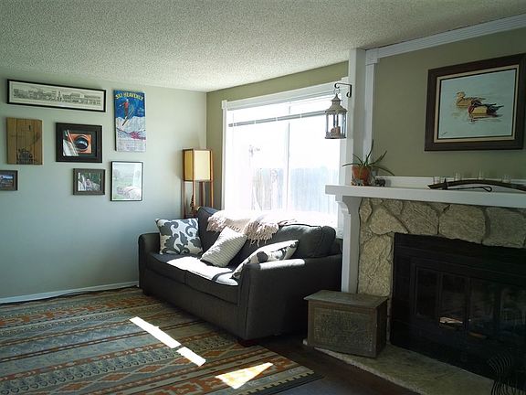 2nd image of 1283 Redwood Cir APT 3