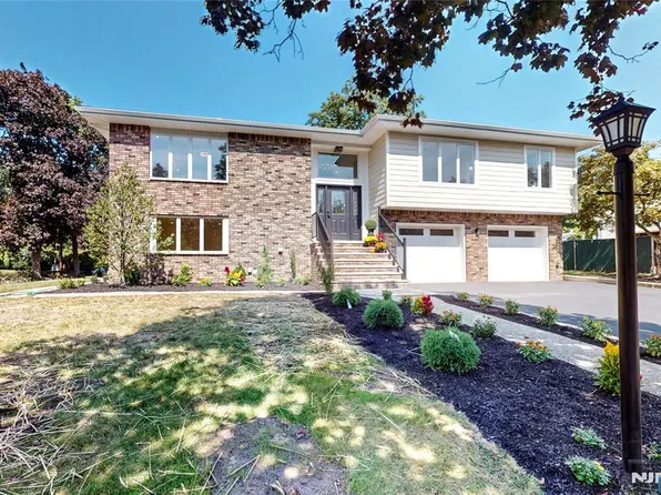 133 Morristown Pl, Paramus, NJ 07652