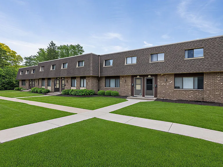 Stone Point Apartments Exterior