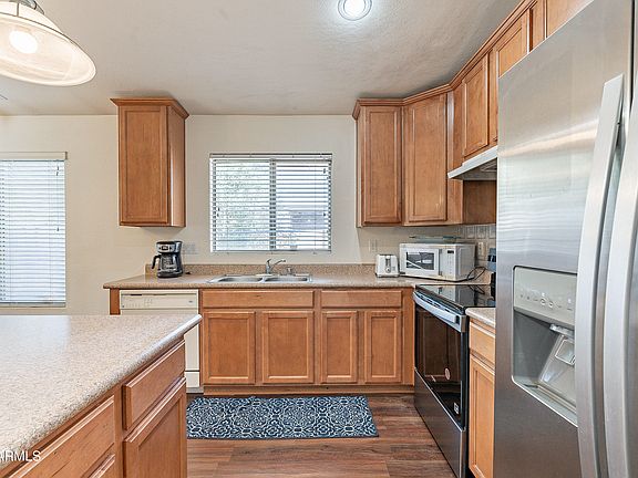 5th image of 1642 E CARDINAL Drive