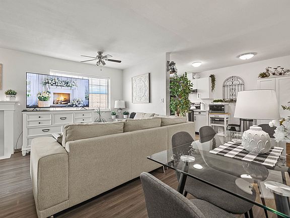 4th image of 46351 Yale Rd #206