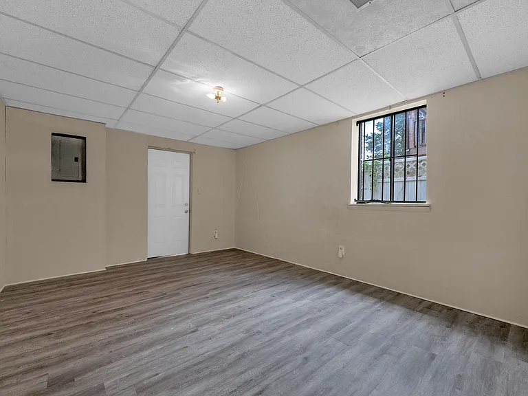 2221 Avenue St W #26 — Photo 22
