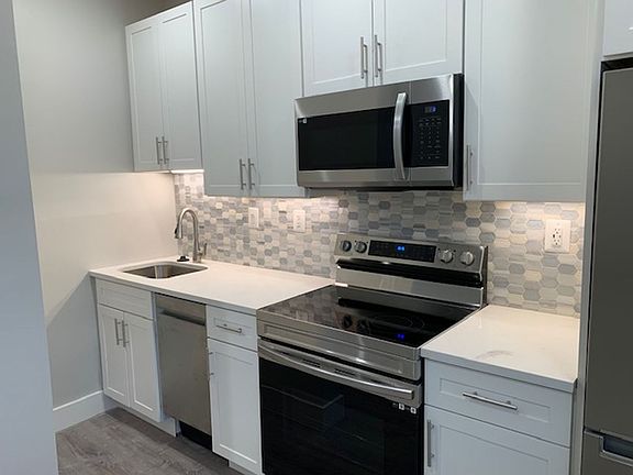 3rd image of 1749 T St NW APT 2