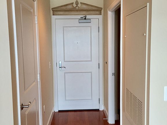 3rd image of 3600 S Glebe Rd S #506