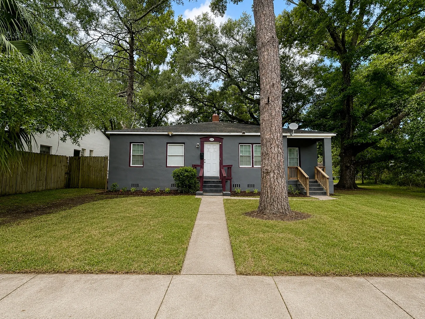 3 bed, 1600 sqft, $1,400 — Photo 1