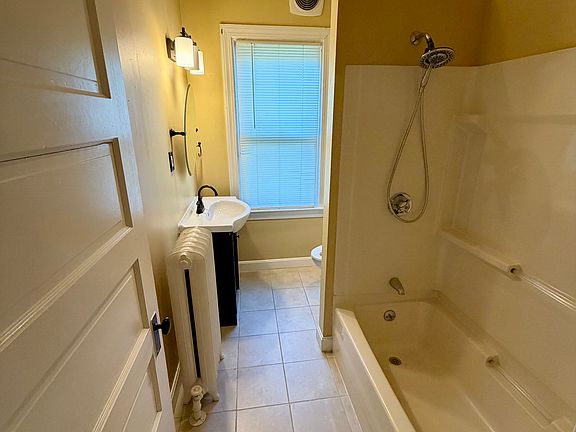 2nd image of 18-20 Spencer St #1