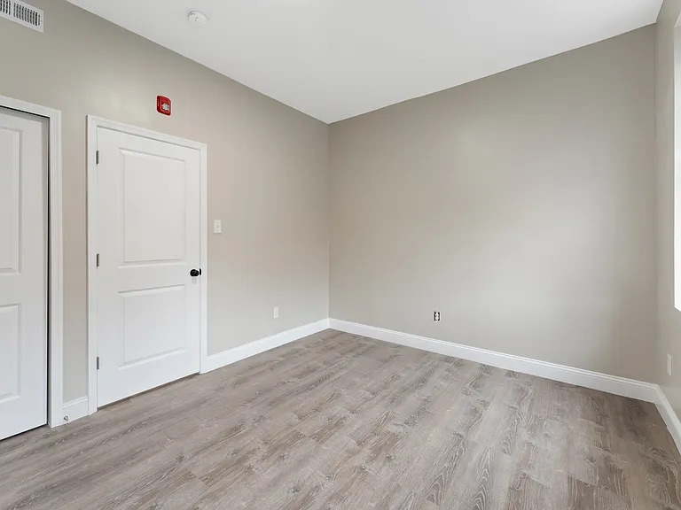 1517 W Westmoreland St — Photo 6
