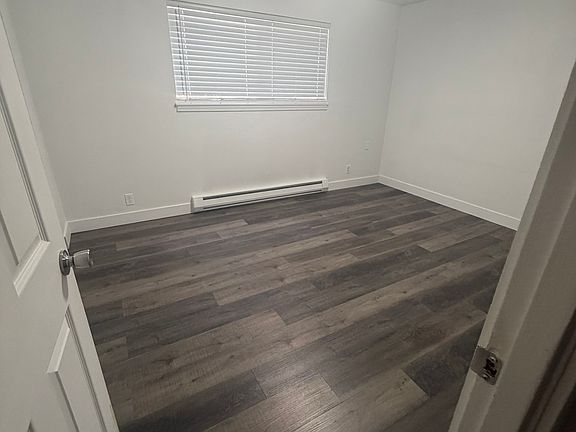 2nd image of 1620 NE Pleasant St #101