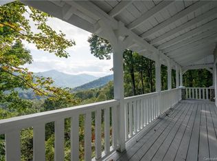 320 Blueberry Ln, Maggie Valley, NC 28751