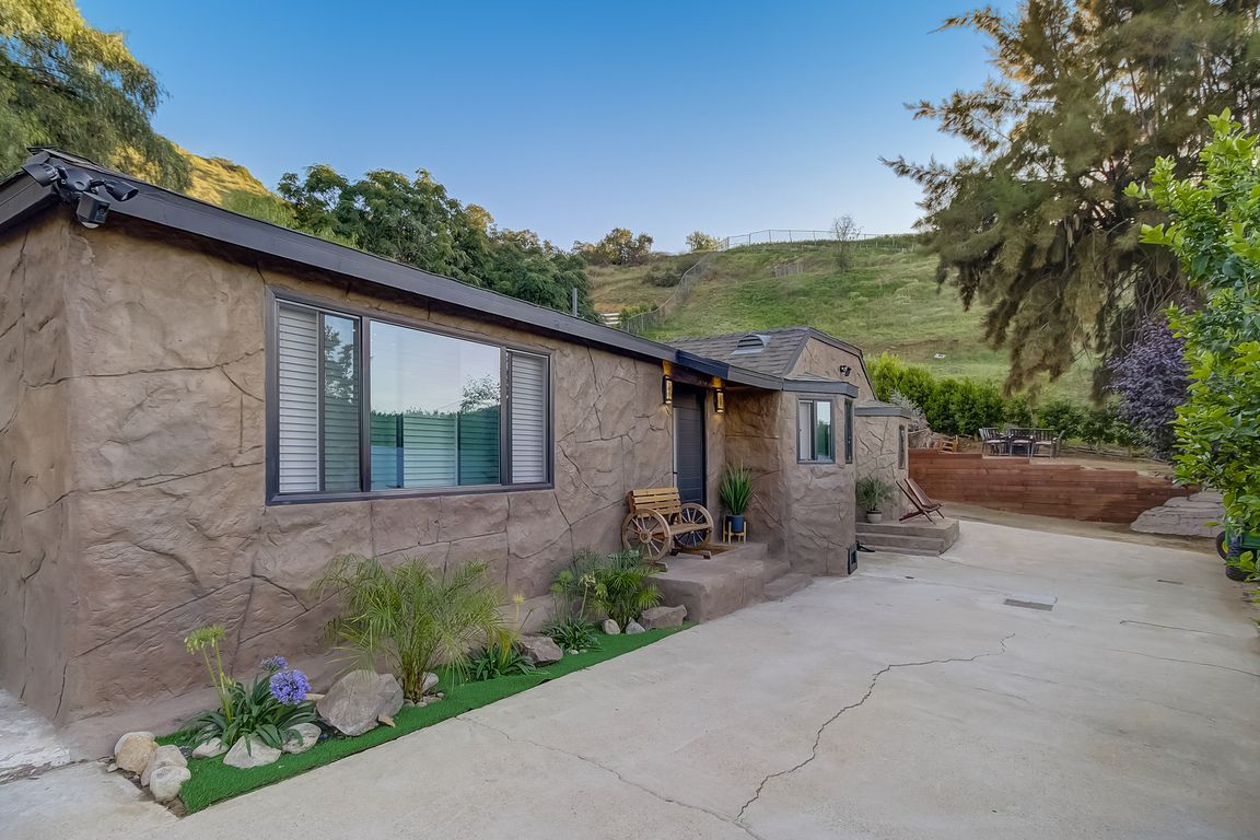 9578 Sunland Blvd, Sunland, CA 91040 | Zillow