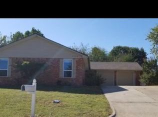9708 Willow Wind Dr, Midwest City, OK 73130