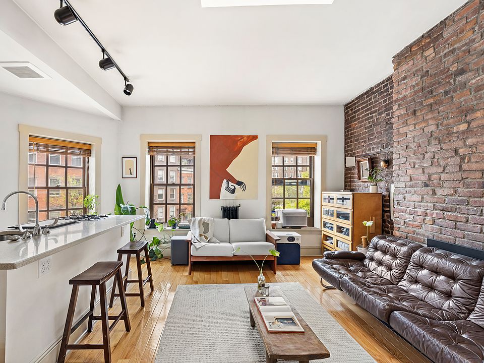 1st image of 31 8th Ave #4