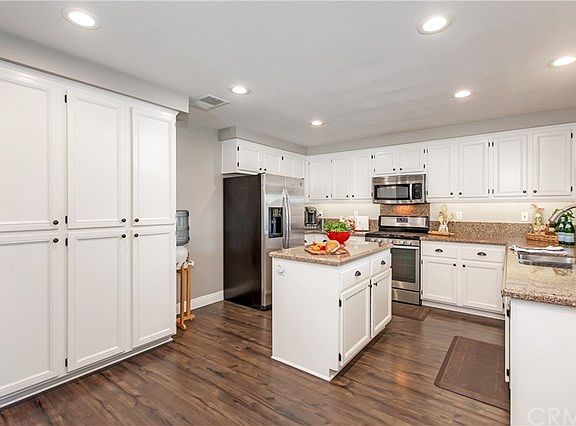 4th image of 29299 Lynn Ct