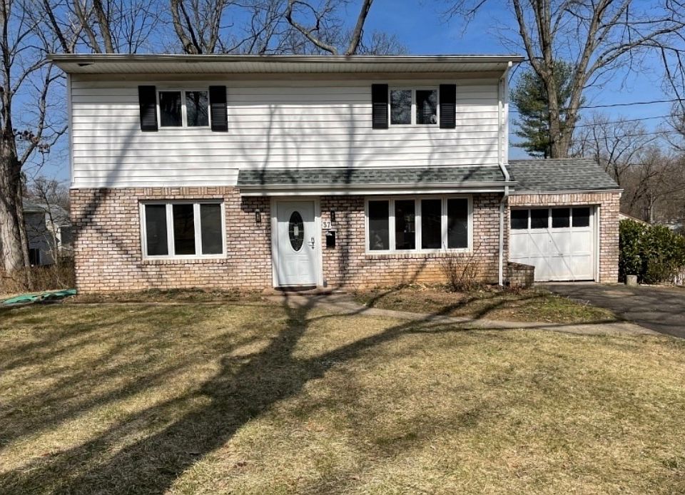 1st image of 37 Crest View Hill Rd