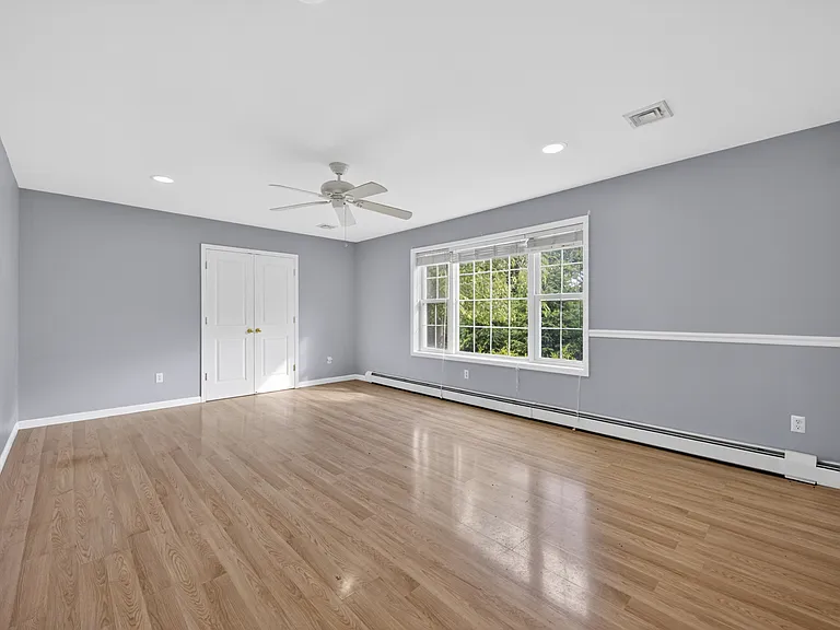 19 Hilltop Pl — Photo 10