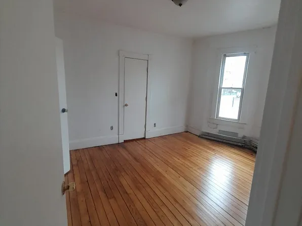 94 Glen St, New Britain, CT