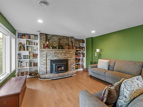 5th image of 3541 Shelby Ln