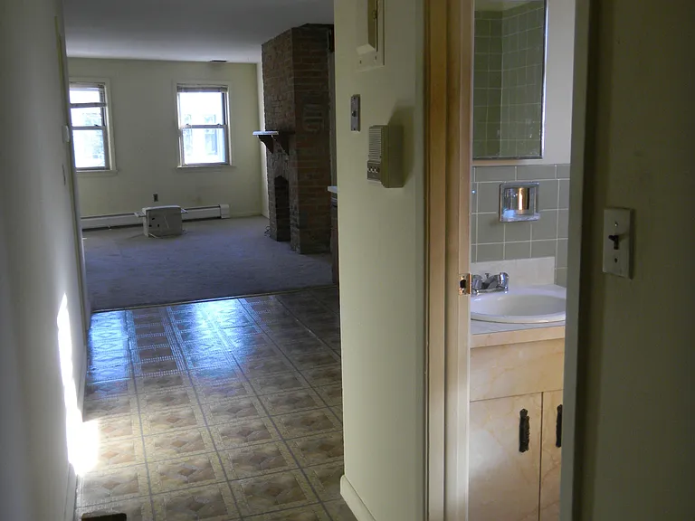 8 Bartholdi Ave #2R — Photo 2