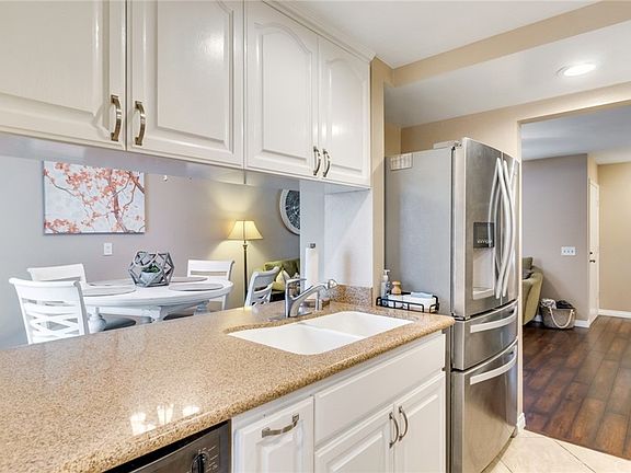 5th image of 2161 Poppy Dr